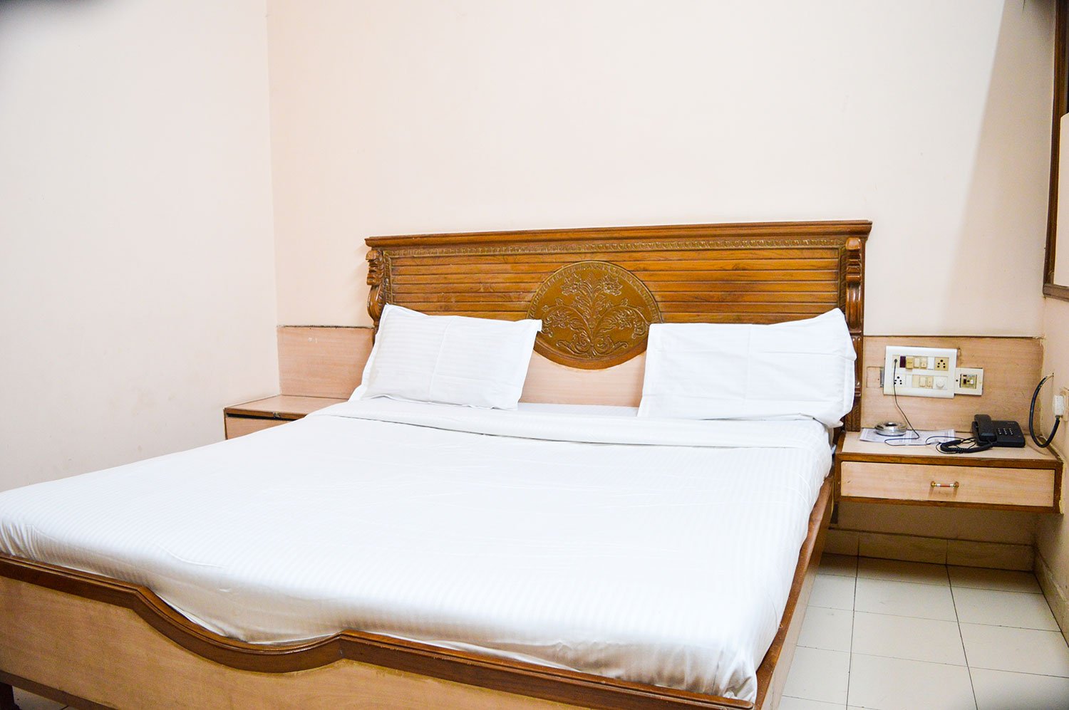 DOUBLE BED